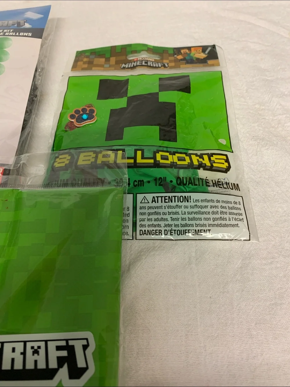 Minecraft 10 Pc Party Decorations set NEW Balloon banner Tablecover 8 Balloons